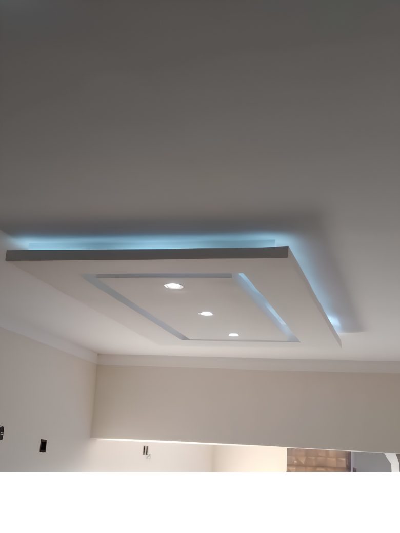 Teto de gesso com ilha de LED